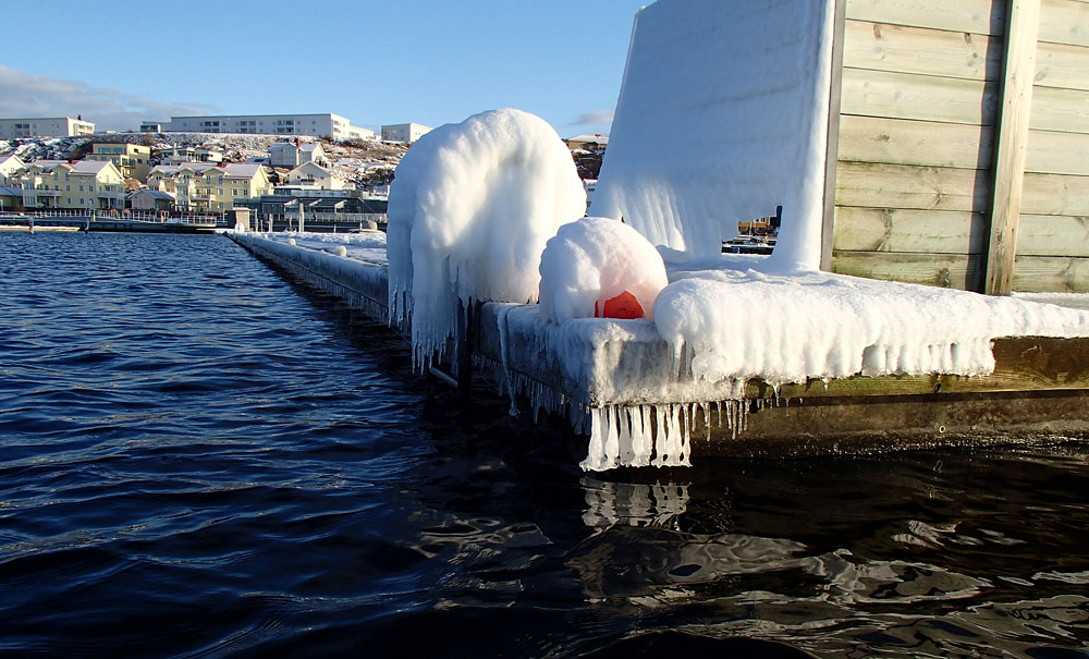 Isig brygga bohuslän isskulptur